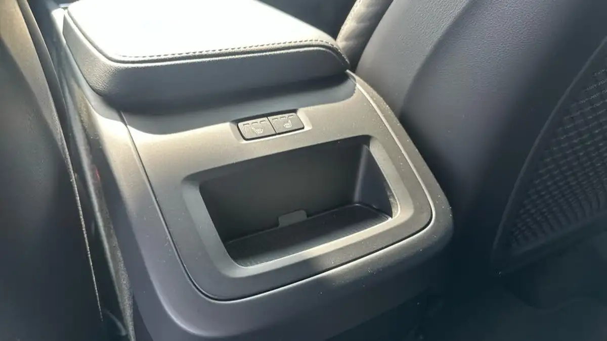 2021-volvo-xc60-20-b5-inscription-big-26
