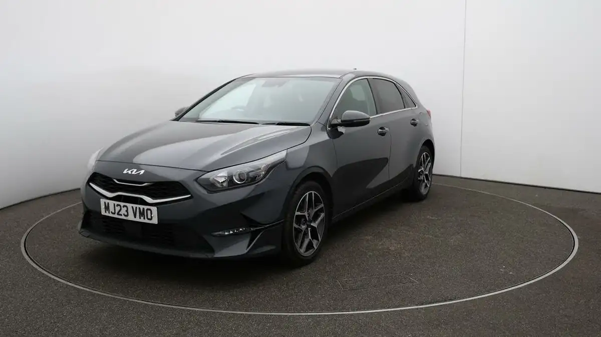 2022-kia-ceed-15-t-gdi-3-hatchback-big-29
