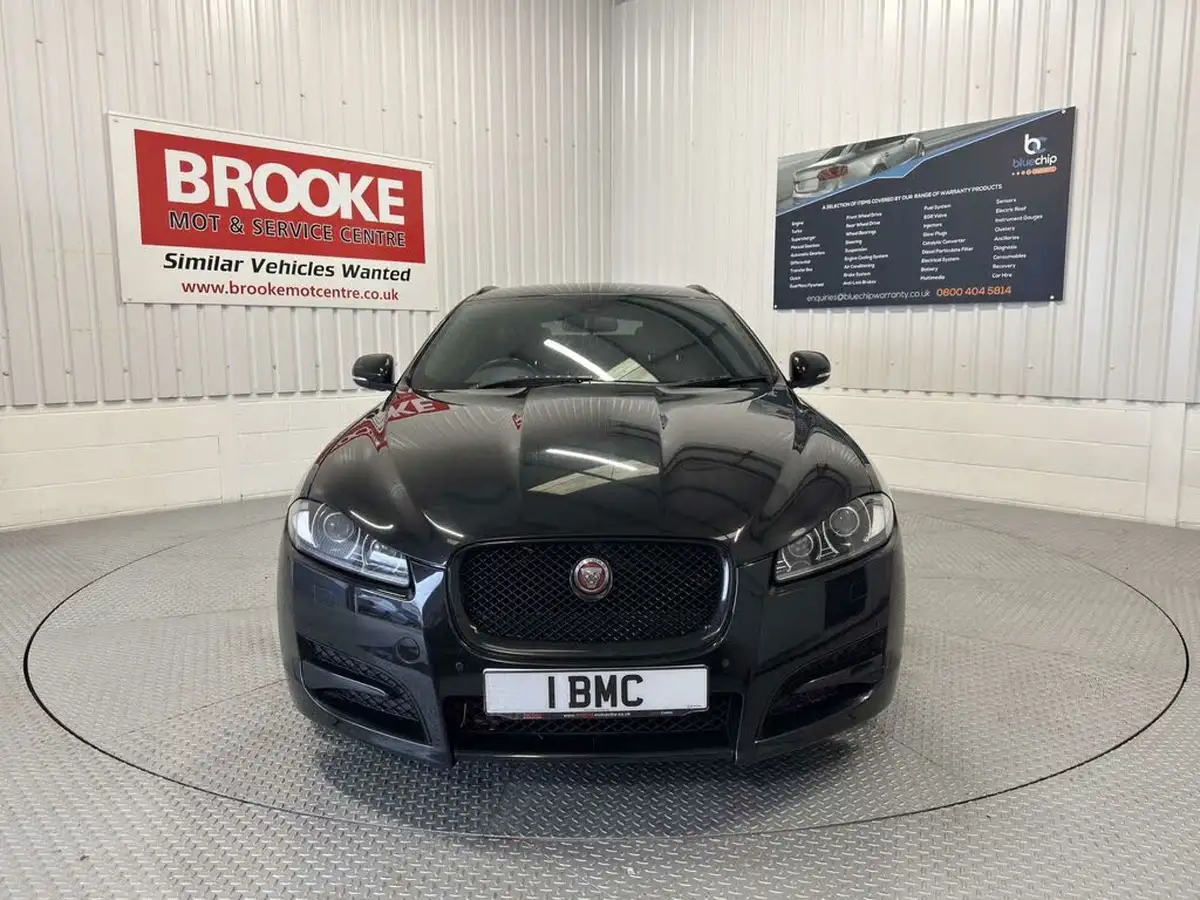 2015-jaguar-xf-22td-r-sport-black-sportbrake-5d-big-7