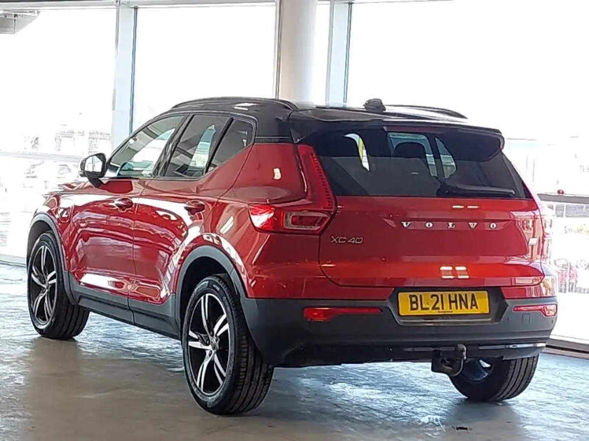 2021-volvo-xc40-15-t5-r-design-262bhp-big-1
