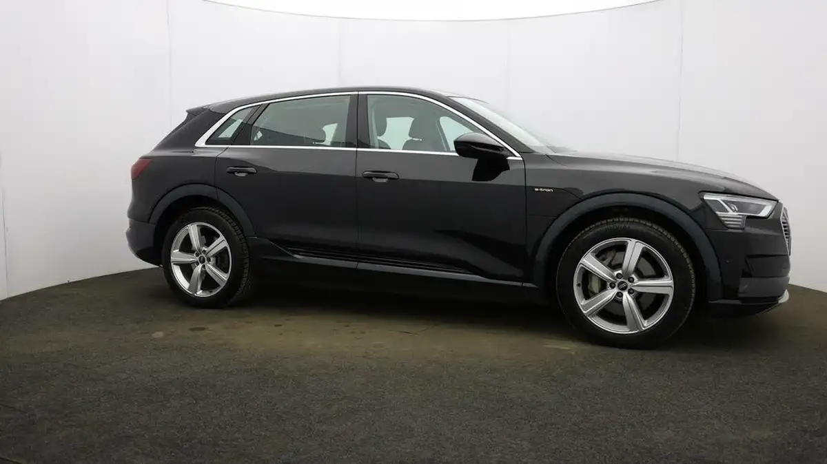 2021-audi-e-tron-50e-technik-station-wagon-big-7