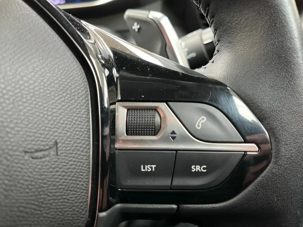 2021-peugeot-2008-suv-12-puretech-allure-premium-130bhp-eat8-big-22
