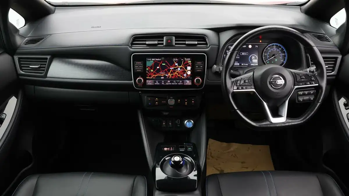 2021-nissan-leaf-e-n-connecta-big-12