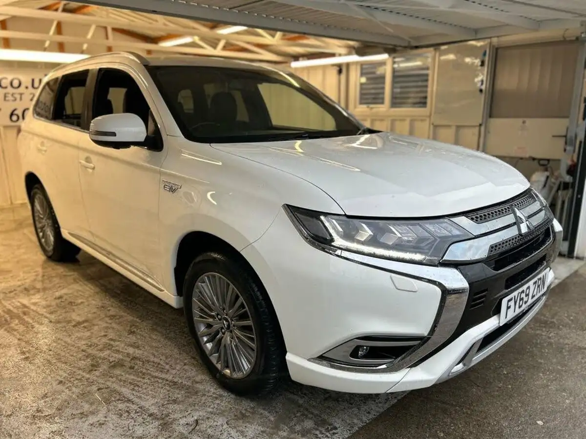 2019-mitsubishi-outlander-24-4h-phev-big-2