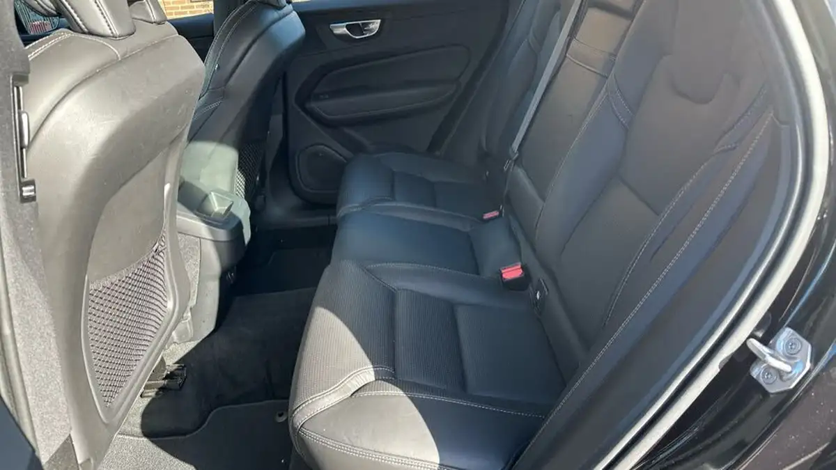 2020-volvo-xc60-20-b5-inscription-pro-awd-big-9
