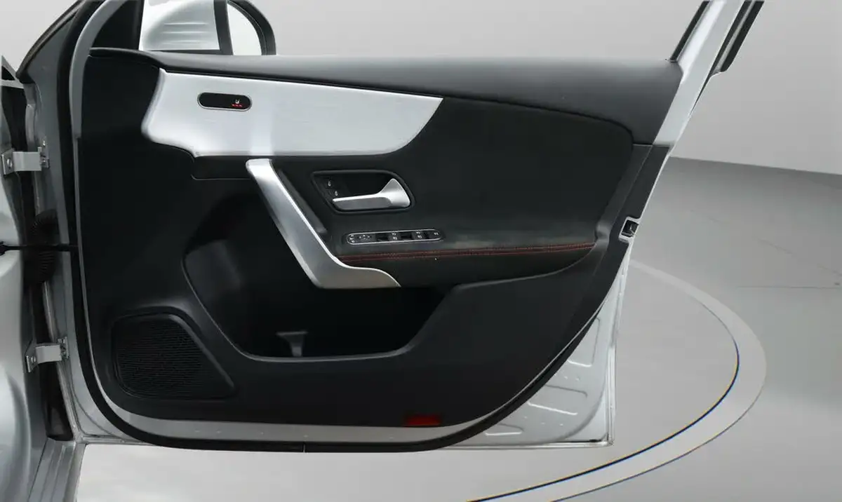 2020-mercedes-benz-a-class-20d-a200d-amg-line-executive-hatchback-5d-big-15