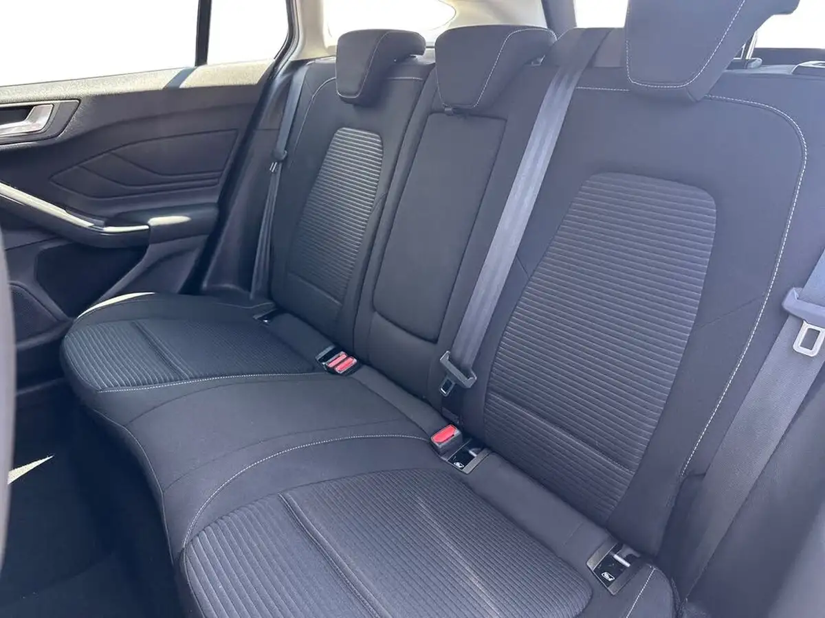 2022-ford-focus-10t-titanium-125ps-estate-big-13