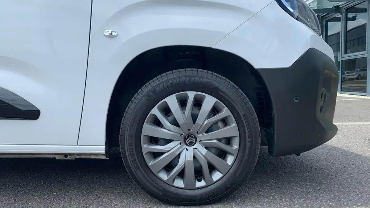 2024-citroen-berlingo-15-bluehdi-m-driver-100pseu6e-big-16