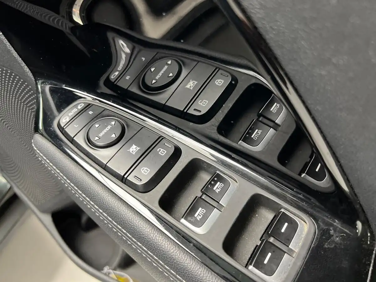 2018-kia-niro-16-gdi-3-156kwh-16-alloy-wheels-big-13