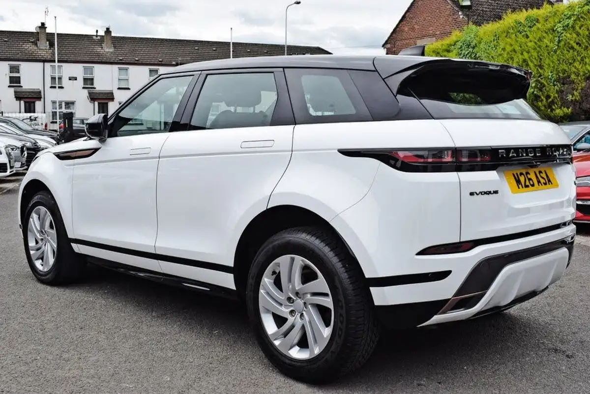 2022-land-rover-range-rover-evoque-20-d165-r-dynamic-s-big-5