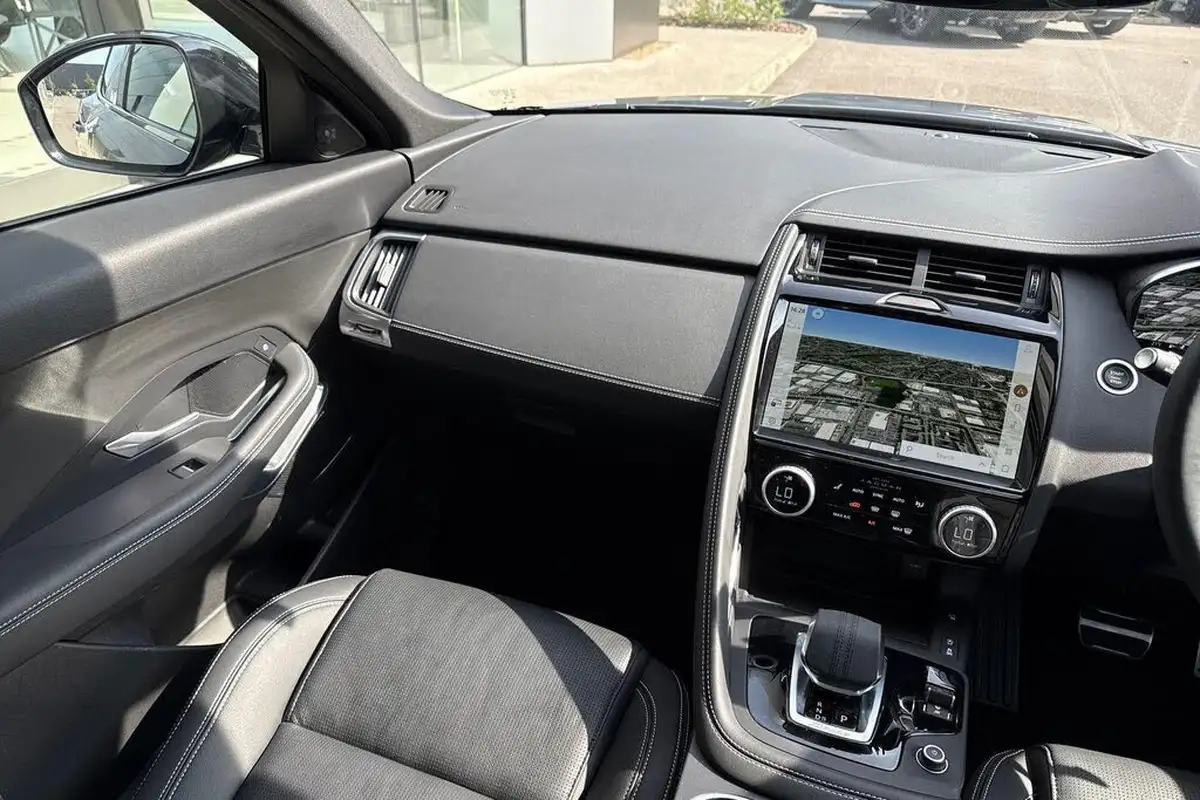 2024-jaguar-e-pace-20-d200-r-dynamic-se-black-big-16