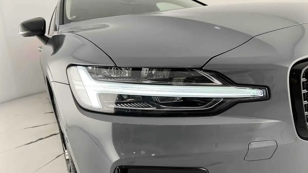 2023-volvo-v60-20-b3-plus-station-wagon-big-23