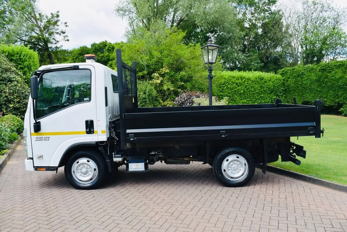 2022-isuzu-grafter-19td-n35125-tipper-big-1