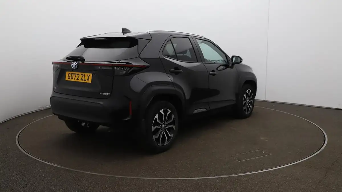 2022-toyota-yaris-cross-15-vvt-i-design-big-54