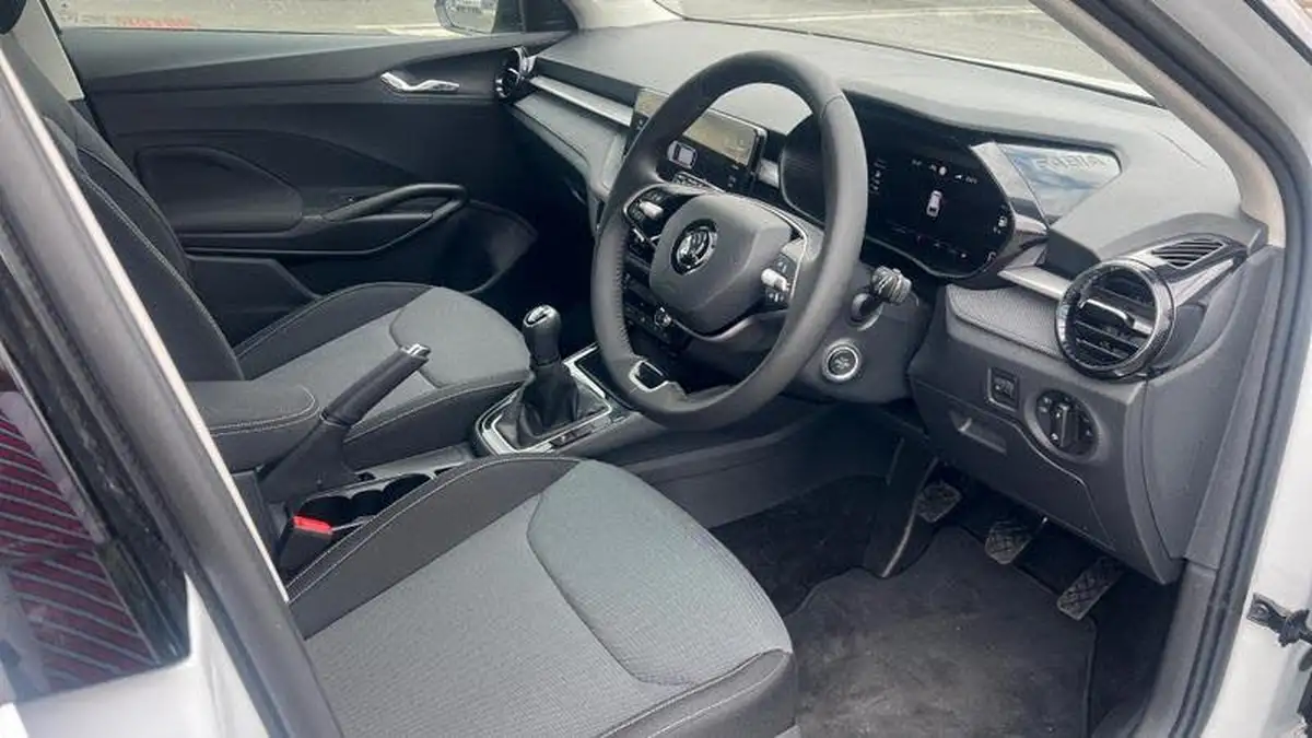 2024-skoda-fabia-10-tsi-colour-edition-116ps-big-27
