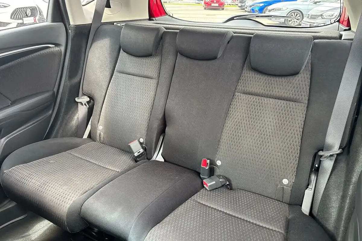 2018-honda-jazz-13-i-vtec-ex-big-7