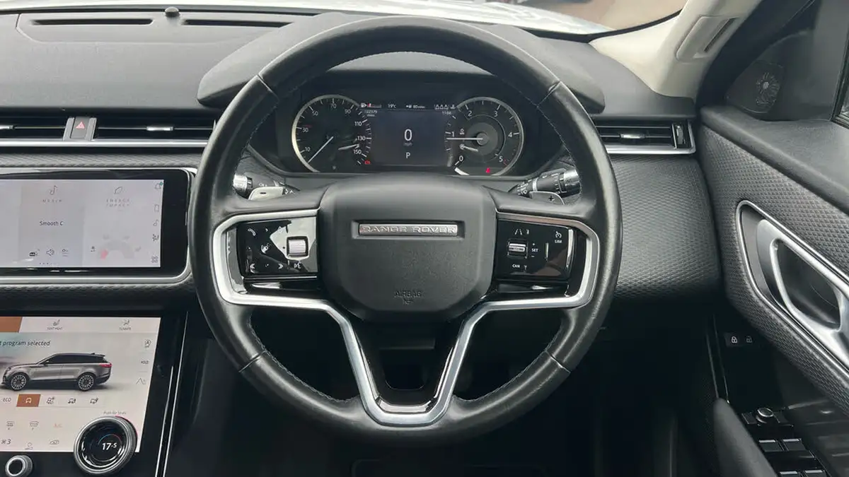 2022-land-rover-range-rover-velar-20-d200-velar-big-14