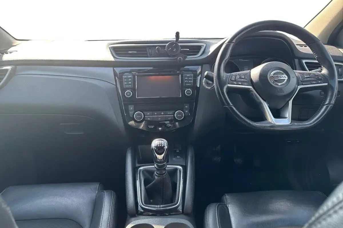 2017-nissan-qashqai-16-dig-t-tekna-big-11