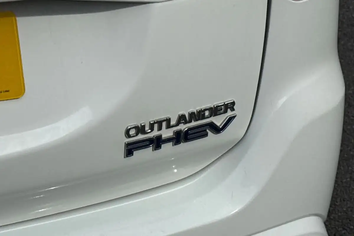 2017-mitsubishi-outlander-20-4hs-phev-5st-big-33