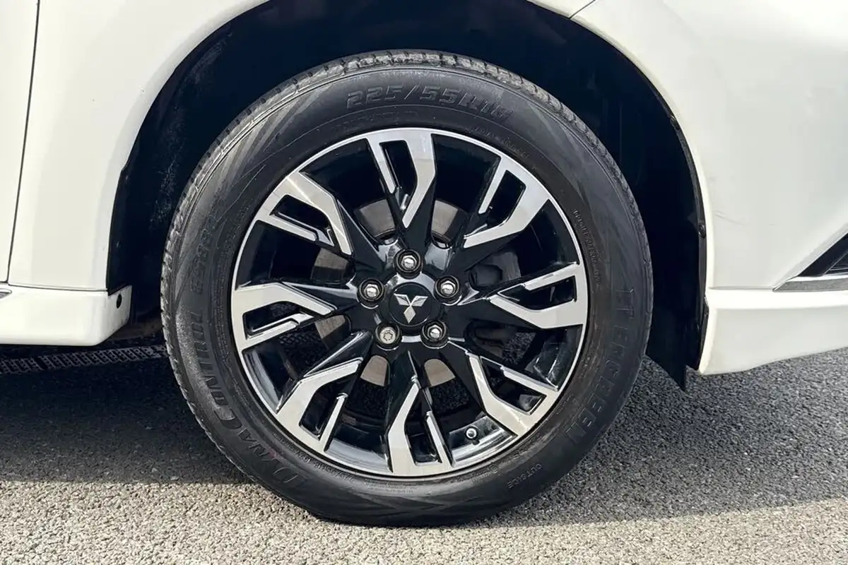 2017-mitsubishi-outlander-20-4hs-phev-5st-big-9