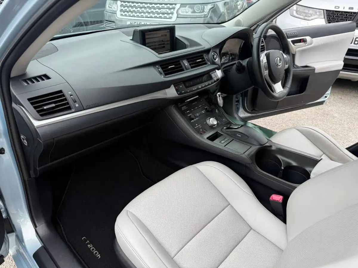 2012-lexus-ct-200h-18-se-l-premier-big-34