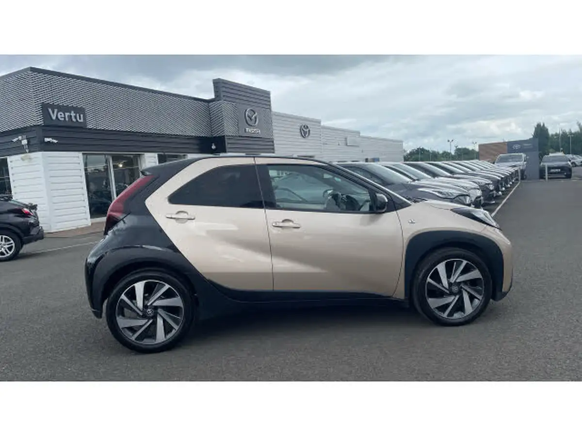 2023-toyota-aygo-x-10-vvt-i-edge-cvt-big-15