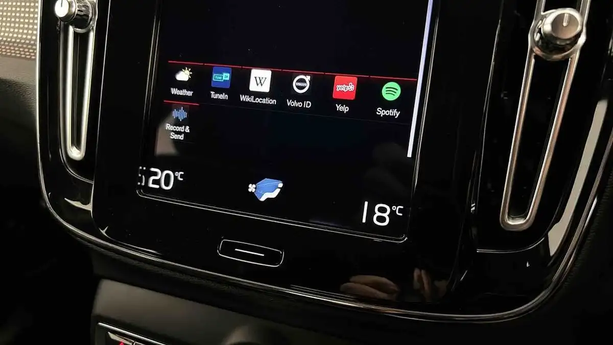 2021-volvo-xc40-15-t3-r-design-161bhp-big-39