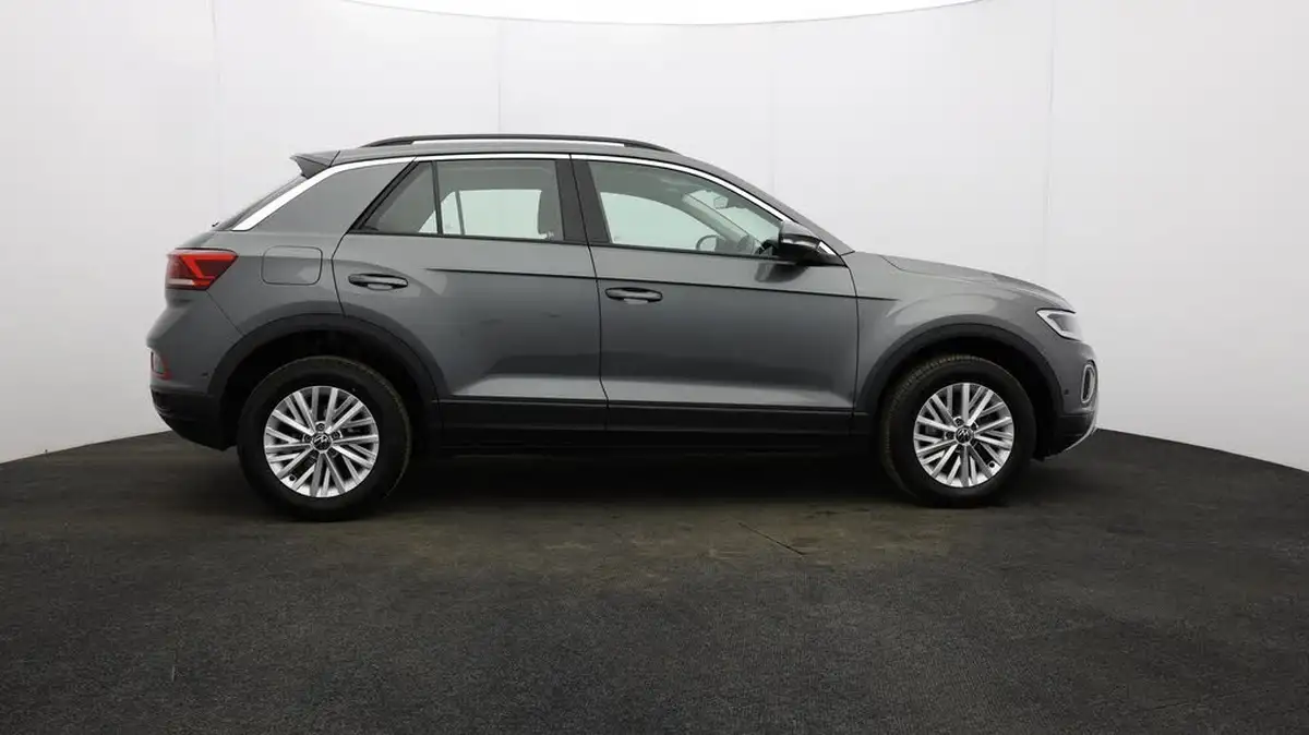 2023-volkswagen-t-roc-10-tsi-life-big-56