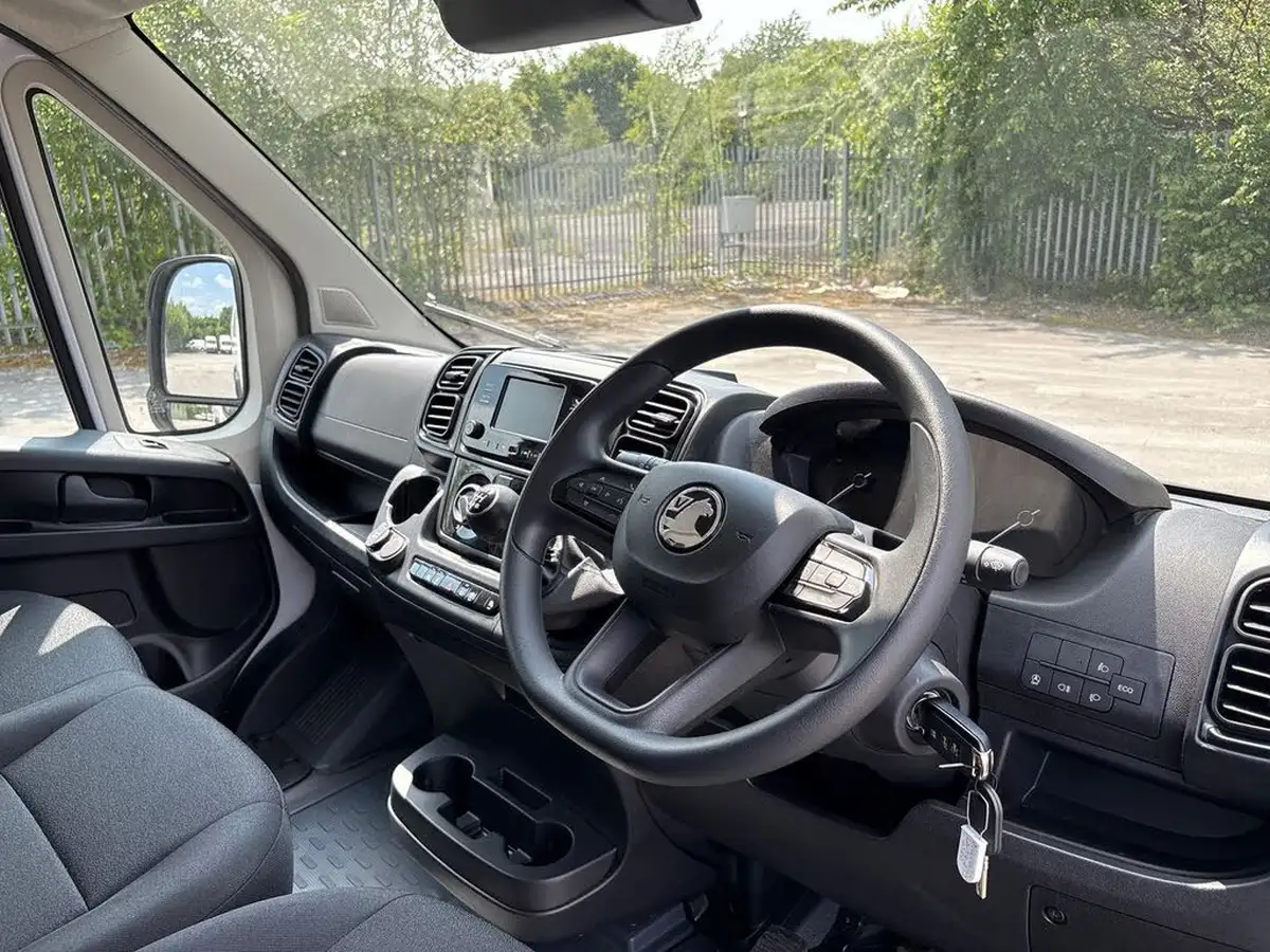 2024-vauxhall-movano-big-5