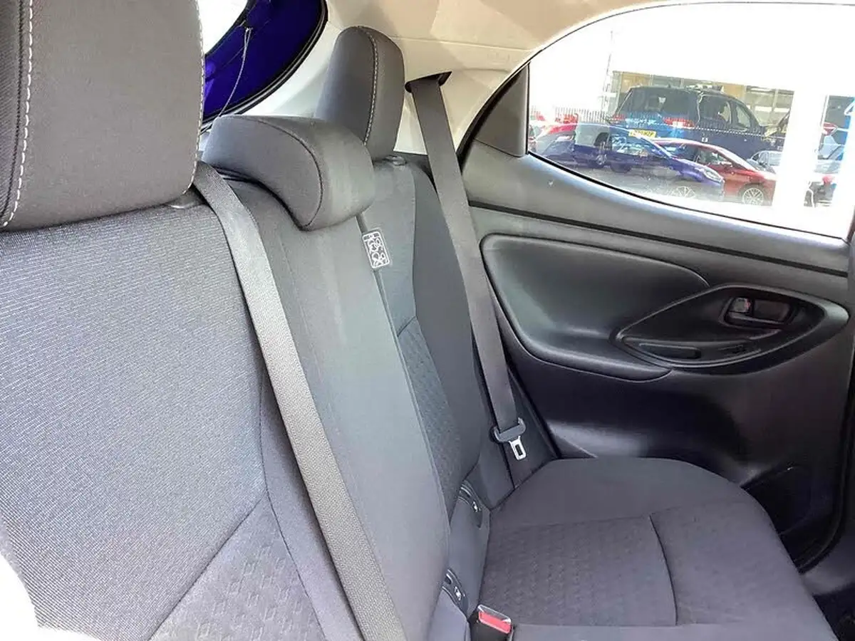 2023-toyota-yaris-15-vvt-i-design-big-29