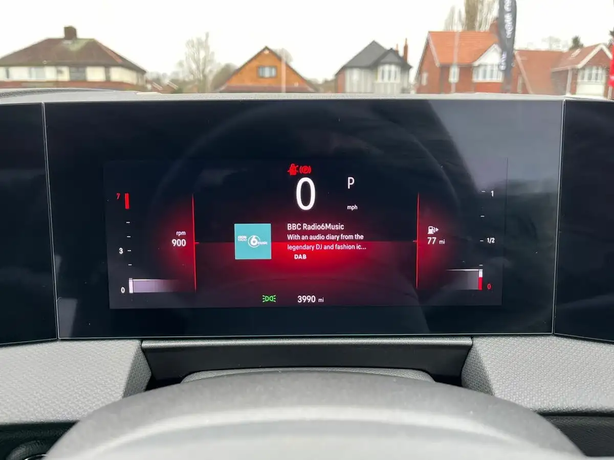 2023-vauxhall-astra-12-turbo-ultimate-hatchback-auto-big-21