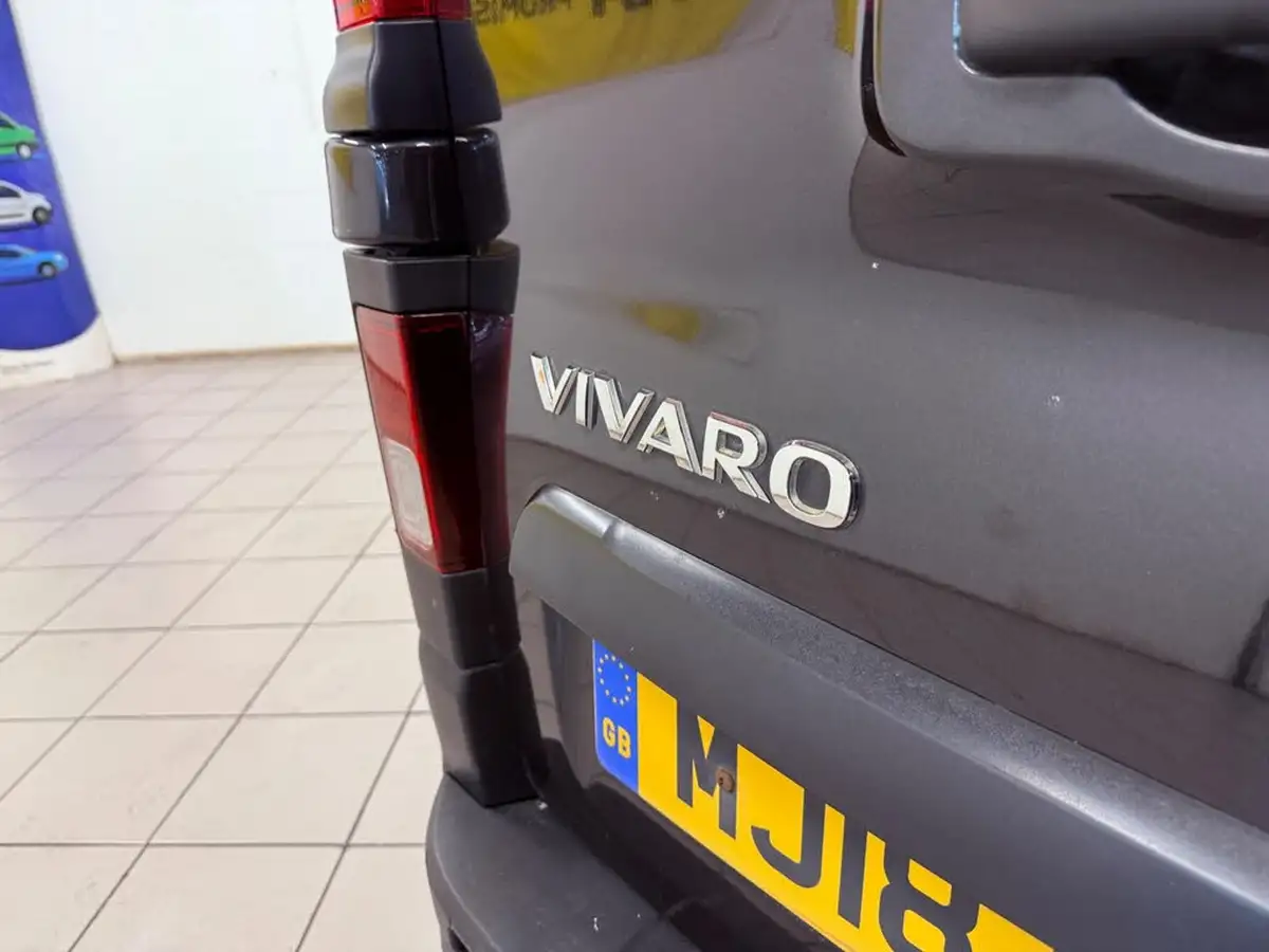 2018-vauxhall-vivaro-16cdti-2900-l1h1-120pseu6-panel-van-big-24