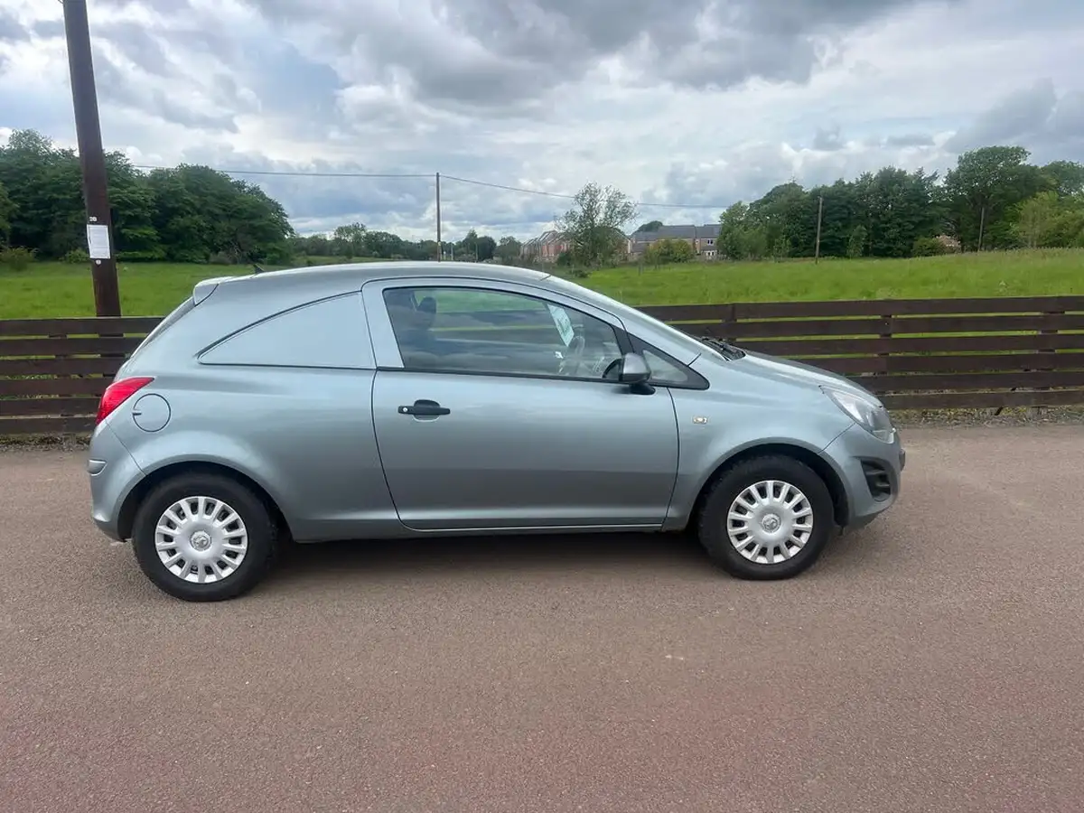 2014-vauxhall-corsavan-13td-75pseu5-panel-big-0