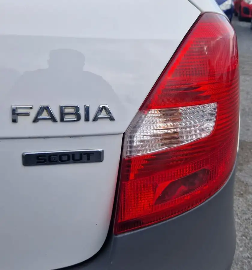 2013-skoda-fabia-16td-scout-big-44
