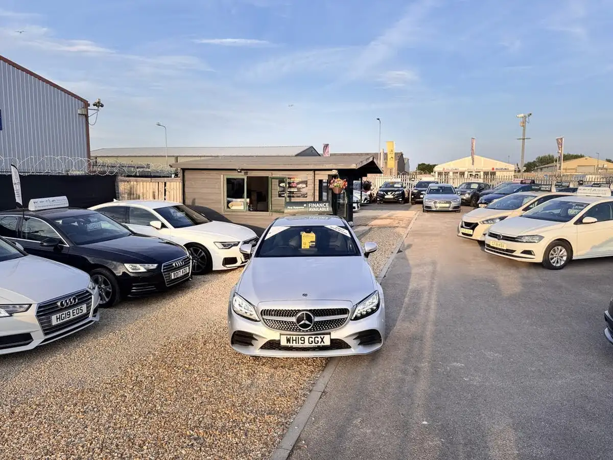 2019-mercedes-benz-c-class-15-c200-amg-line-ss-coupe-2d-big-52
