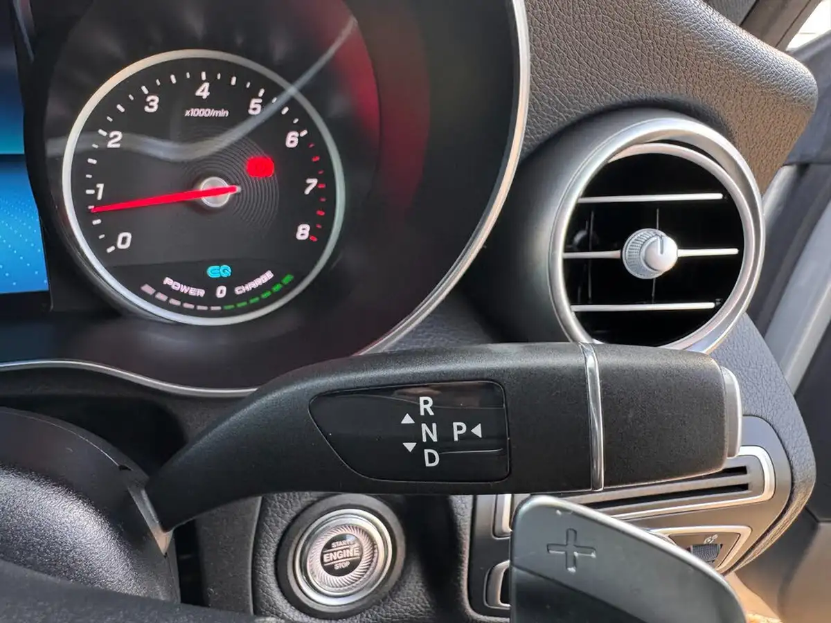 2019-mercedes-benz-c-class-15-c200-amg-line-ss-coupe-2d-big-28