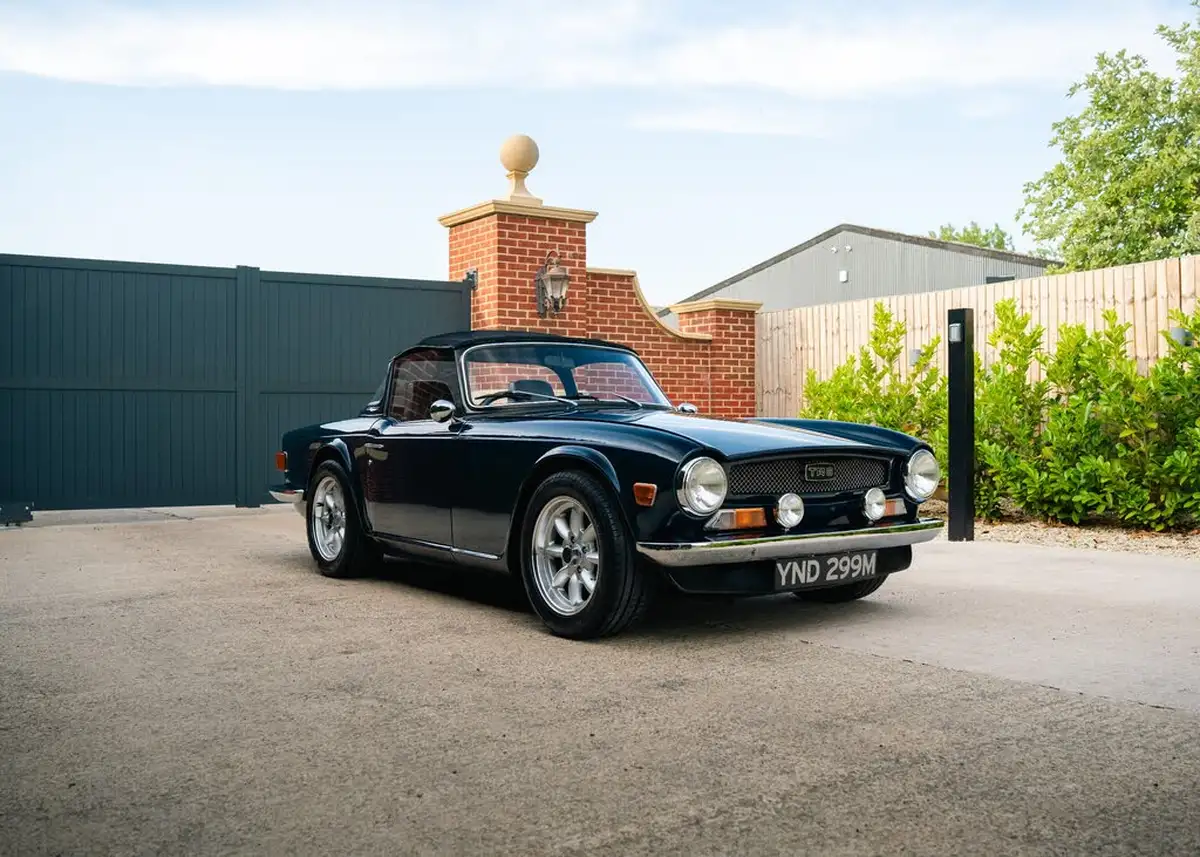 1973-triumph-tr6-roadster-rwd-big-23