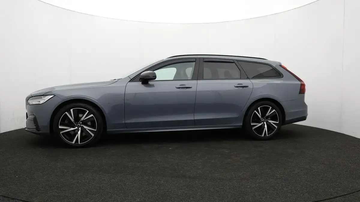 2022-volvo-v90-20td-b4-r-design-big-70