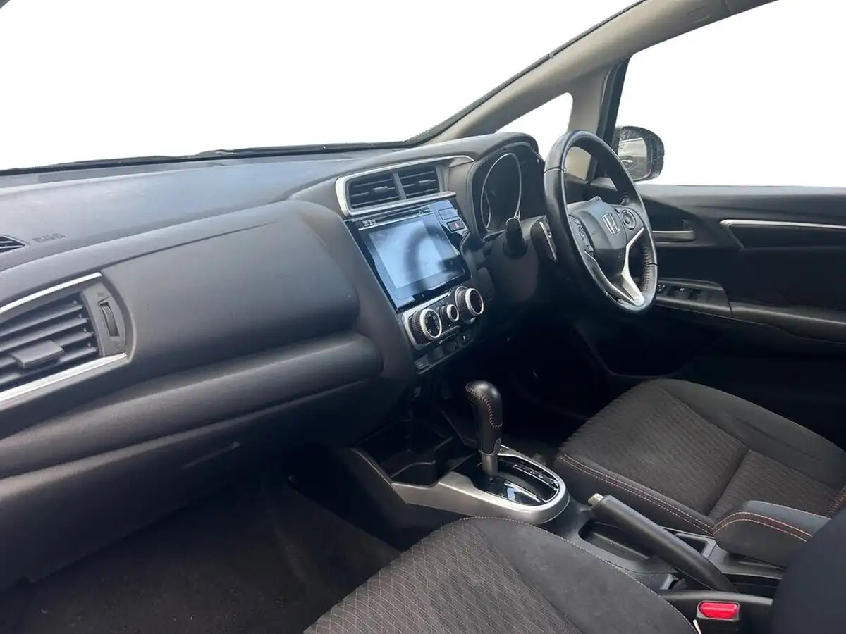 2018-honda-jazz-15-i-vtec-sport-cvt-big-8