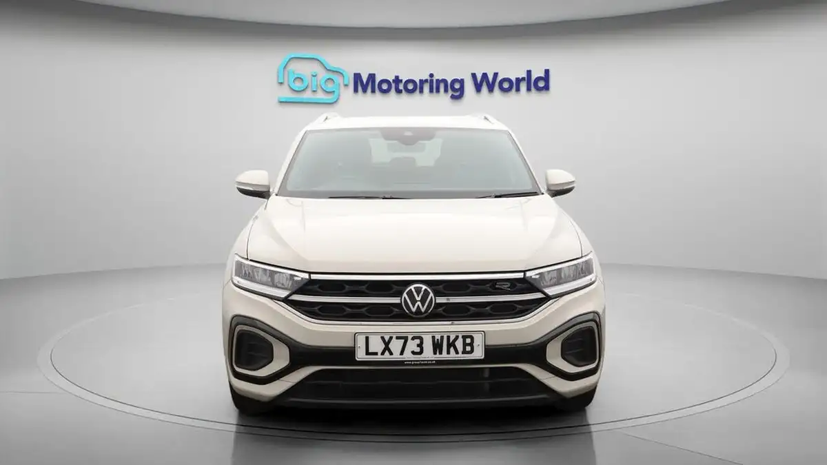 2023-volkswagen-t-roc-15-tsi-r-line-hatchback-5d-dsg-big-2