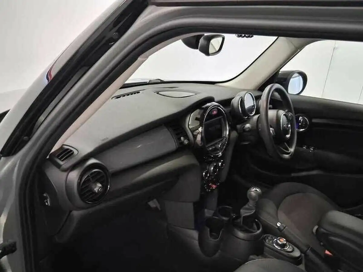 2019-mini-cooper-15-cooper-classic-hatchback-5d-big-14