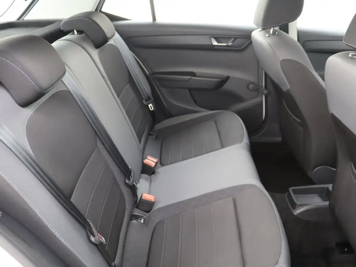 2021-skoda-fabia-10-mpi-colour-edition-60ps-big-15
