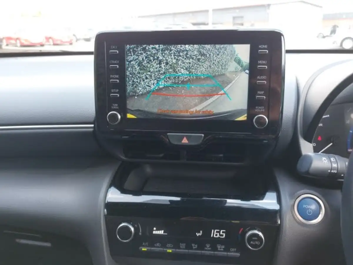 2021-toyota-yaris-15-vvt-i-design-panoramic-roof-big-10