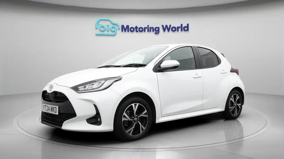 2024-toyota-yaris-15-vvt-i-design-big-3