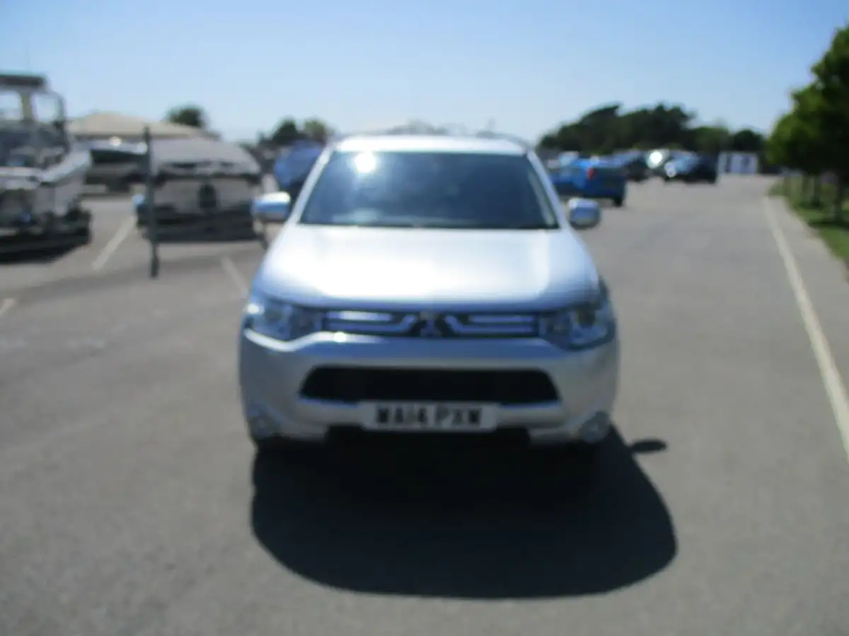 2014-mitsubishi-outlander-22di-d-gx4-auto-big-3