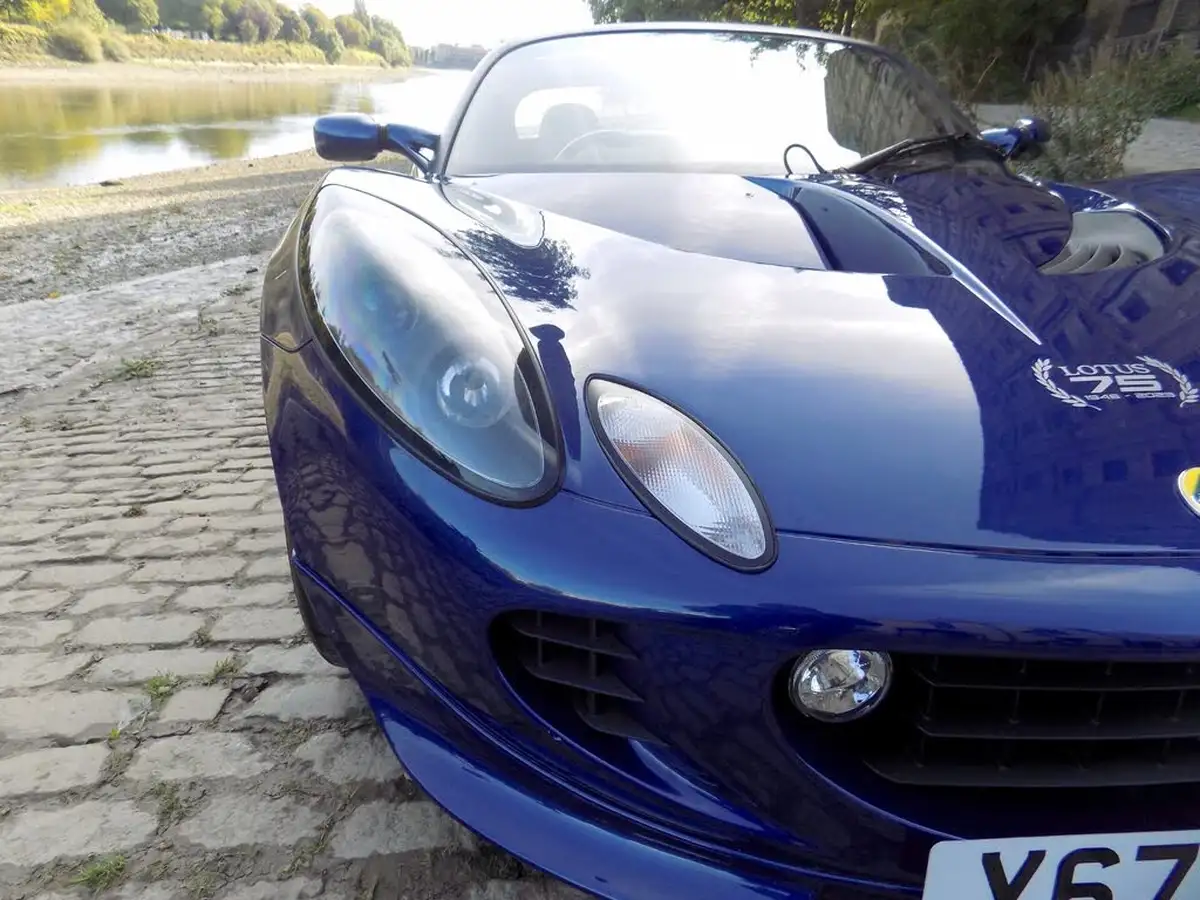 2001-lotus-elise-18-big-37