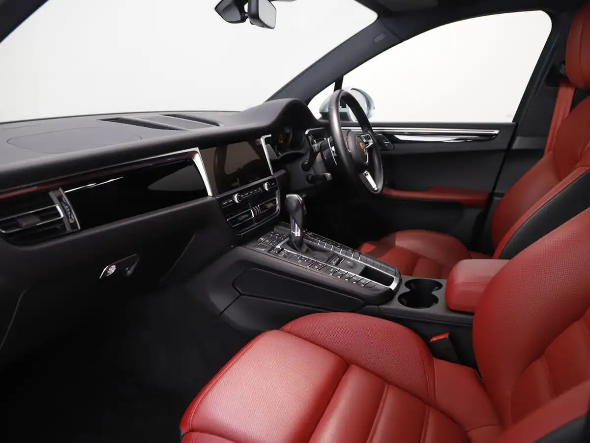 2021-porsche-macan-30-s-big-2
