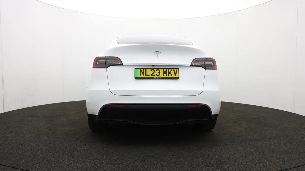 2023-tesla-model-y-e-rwd-big-57