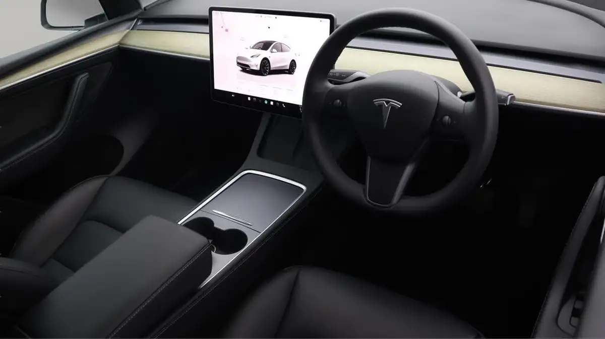 2023-tesla-model-y-e-rwd-big-9