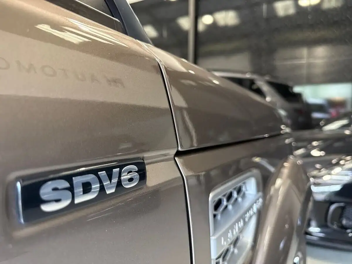 2015-land-rover-discovery-4-30-sd-v6-hse-lux-big-56